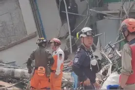 生命奇迹！黄金救援72小时后曼德勒一倒塌酒店发现幸存者，为了定位被困者，全场保持静默#媒体精选计划 #缅甸地震 #幸存者视频封面