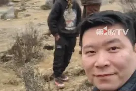 男子到川西理塘游玩，送藏区小朋友零食被家人回礼3只纯种藏獒！“很感动很感激！当时不知道是藏獒”目前，男子已回重庆，狗狗证件正在办理中。视频封面