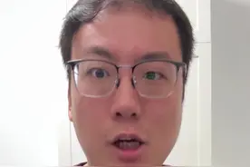 全球苹果手机接入ChatGPT！OpenAI发布会第五天 OpenAI直播发布第五天：苹果智能全面接入ChatGPT  #ChatGPT  #AI  #人工智能 #OpenAI #iPhone