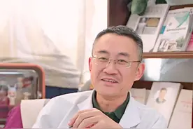 生理期肚子疼，咋回事？#硬核健康科普行动 #女生必看 #女性健康 #辑哥 视频封面