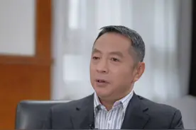 近日，中国社会科学院美国研究所研究员刘卫东在接受《大变局》节目专访时表示，面对特朗普的极限施压，中国既要敢于斗争也要善于斗争。#中美关系视频封面