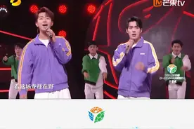 #全国首届青少年三大球运动会开幕式  
文艺表演开始，一组青春快闪组曲燃爆全场，歌声励志，唱出少年的热血和勇敢，引发全场大合唱。
#中华人民共和国首届青少年三大球运动会视频封面