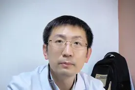 #硬核健康科普行动 近视800度降到100度，可信吗？#医学科普 #眼科 #近视 #近视手术视频封面