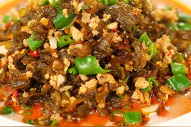 湖南人春天必吃的一道菜，雷公菌肉沫 #抖音美食推荐官 #下饭神器 #湘菜视频封面