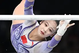 邱祺缘女子高低杠获得银牌，凌空飞跃身轻如燕，稳稳落地无懈可击#安利  #纽崔莱  #喝彩中国  #做自己的健康冠军视频封面