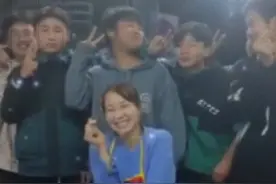 这一夜，老板娘宴请了年少的自己视频封面