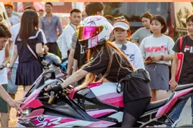 摩托飙车看起来危险，其实一点也不安全 #摩托 #安全知识视频封面