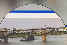 航路千万条，安全第一条！请按规定通航桥孔航行。#航行安全视频封面