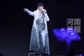 #郑州迎来演唱会热潮 本周末，郑州地铁部分线路运营时间有变，公交开通“演唱会专线”。#林俊杰视频封面