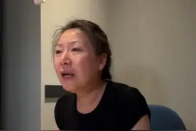 #成都女子家门口遇害案后续 ，被害者母亲，我们没有仇人 我的女儿怎么知道她是杀人犯。 成都女子在家门口被邻居捅十几刀身亡，杀人者大二辍学，工作不顺感情不顺，心生嫉妒报复社会，被害者妈妈含泪哭诉，我只要求凶手死刑。#成都女子家门口遇害案延期开庭