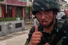 是真男人，就来武装奔袭40公里！（叶杉 李朋飞）#魔鬼周 #练为战 #训练 #兵哥哥 #坚持视频封面