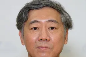 美国宣布对华电动汽车加征100%关税，这个事怎么看？ #财经有“稻” #大咖观察视频封面