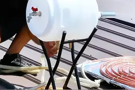 diy太阳能热水器！ #发明 #牛人制造 #手工diy #制作过程 #太阳能热水器视频封面