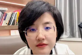 采矿许可证到期后，如果还继续开采，到底属不属于非法采矿？最近我们团队接了很多非法采矿的案子。结合这个案例，咱们其实也能了解到一些关键的点，那就是许可证到期后继续开采这个事情，不能一概而论，咱们必须要去关注行政机关对采矿权延续申请的受理情况，以及他们有没有在规定的时间内给咱们进行答复？咱们得看行政机关的态度有没有问题，还有我们有没有按时申请采矿权延续，如果说咱们没有申请，然后在证件过期之后还继续挖，那肯定就会按照非法采矿罪来处理了。#非法采矿罪 #陕西西安刑事律师 #西安刑事律师 #刑事案件 #抖音普法2025视频封面