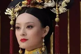 祺贵人被乱棍打死时，谁注意到她的脚了？这才是甄嬛最狠的报复视频封面