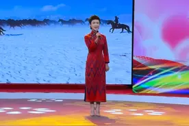 玫瑰灼灼绽芳华，书香漫卷沁天山。她们以时光为笔，在岁月里书写独有的故事，见证着女性力量与文化传承的交融。#妇女节 #新疆特产 #品味新疆 #贺娇龙视频封面