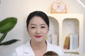 宝宝睡觉时为什么会出现抖动的情况，这个时候该怎么办呢？视频封面