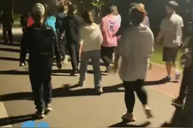 3月23日（报道）湖北武汉，37岁男子为了减肥每天走10000步，坚持了两个月发现不瘦反而胖了3斤，医生：减重不是单纯看体重，通过增肌减脂 更易维持体重视频封面