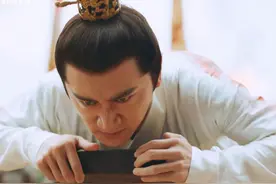 朱标在庆功宴上大肆夸奖朱棣，却也因此惹恼了晋王朱棡视频封面