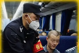 直击天河监狱押送实录，百名武警人员荷枪实弹，整个过程惊心动魄 #监狱 #天河监狱 #押运 #罪犯 #实弹押运视频封面