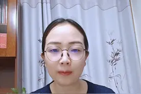 患者们都叫肿瘤为怪兽，抗肿瘤叫打怪兽；今天提“瘤品”这个概念还是很忐忑的，但也想不到什么词比它更合适。在临床上我们已知的一些内容是小细胞肺癌比肺鳞癌、肺腺癌恶性度要更高，更容易发生转移。但在一些情况下，都是我经治的患者，分期、肿瘤负荷、病理类型、分期分型都相同，有的患者治疗效果很好，有的就什么治疗效果都不好，我曾经经治一个患者有EGFR敏感突变、靶向药原发耐药，后续的治疗方案有效2-3个月就耐药，这种就是“瘤品极为不好”，但我另外患者多发脑转移，做了颅脑放疗，吃的最便宜的靶向药，现在是第6年了，这种就“瘤品”好一些；所以我在跟患者沟通治疗方式时，患者或者患者家属能治疗好吗，即便很好的治疗方式，我也不敢保证一定有效。#肿瘤 #异质性 #科普视频封面