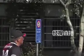 球队仅一球落败教练转身偷偷抹泪， 教练：我心疼孩子们。视频封面