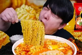 #韩国吃货主播 #咀嚼声 #抖音美食推荐官 #谁懂这一口的好吃程度视频封面