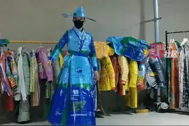 3月14日（采访时间），河北沧州。90后小伙用编织袋制作了60多款衣服：都是我自己设计，打版制作的。网友：做工一点不敷衍，还挺好看的，建议量产。视频封面