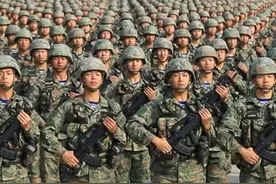 紧握#钢枪 ，扬帆起航！北部战区海军某训练基地隆重举行2024年秋季入伍#新兵 #授枪仪式 。视频封面