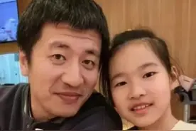 张雪峰花20小时车程只为接女儿回家，高知家庭的教育真的更优秀