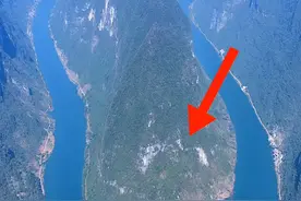 红水河第一湾， 不同角度看见不一样的美！你有来过这里吗？#不同的角度不一样的美 #广西dou知道 #大自然的鬼斧神工 @抖音短视频视频封面