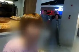 带狗进餐厅用餐遭报警 民警：不符合规定，罚！视频封面