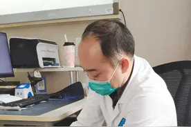 脚踝扭伤一个月前来面诊，外环韧带损伤+骨挫伤，进行康复训练， #健康 #脚踝视频封面