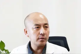 头疼。眼睛睁不开，到底是什么问题呢？#硬核健康科普行动 #脑血管医生邓剑平视频封面