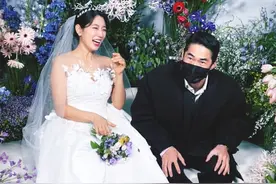 #朴信惠崔泰俊结婚 恭喜两人长长久久呀！#朴信惠崔泰俊今日举行婚礼视频封面