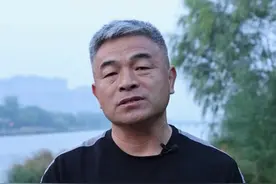 明天呼富吉唐立霞将受到国家法律的严惩，即将尘埃落定，感谢这么多年在默默帮助老郭的兄弟姐妹们，一路走来还是感谢 感谢你们...#感谢你们一路陪伴一路支持 #感谢你们的支持和关注 #呼富吉拐卖儿童案 #一切都会变好视频封面