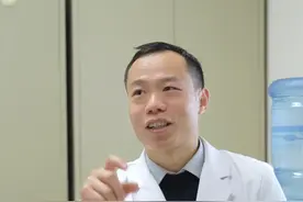 李医生的练手手术，居然也挺成功 #髌股关节置换 #关节置换 #膝盖疼 #关节医生李辉 #抖出健康知识宝藏视频封面