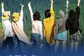 北京一高校宣布放假7天 【春假来啦！#北京一高校宣布放假7天 ！】近日，国家出台《提振消费专项行动方案》，在保障休息休假权益方面，明确要严格落实带薪年休假制度。鼓励带薪年休假与小长假连休，实现弹性错峰休假；依法保障劳动者休息休假权益，不得违法延长劳动者工作时间；鼓励有条件的地方结合实际探索设置中小学春秋假。国家政策的话音刚落，北京就有学校响应了！3月17日，北京信息科技大学宣布：将于4月7日至13日放春假！（北京发布、北京信息科技大学）视频封面