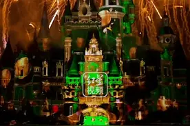 今晚，上海迪士尼用一场特别的烟花告别2021，开启崭新2022。#上海迪士尼新年烟花 视频封面