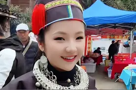 这里居然还可以抢媳妇 贵州榕江村超圣地空申苗寨世界超短裙之乡，至今还保留抢亲习俗。。。#超短裙 #榕江 #村超 #苗族姑娘 视频拍摄:@崔崔走中国视频封面