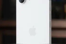 iPhone 16e 开箱评测：和 16 差在哪？该选谁？ #iphone16e视频封面