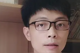 西地那非和他达拉非哪个对身体伤害大？ 1. 代谢上：西地那非从人体内代谢掉的速度要比他达拉非快。

2. 副作用反应：西地那非所出现的不良反应要比他达拉非多。

3. 副作用持续时间：这两类药物都会促进血管扩张，所以都会影响到心血管系统，但由于他达拉非作用时间较长，代谢速度慢，所以不良反应的持续时间要比西地那非较长。

4. 西地那非和他达拉非作用于海绵体，并不会影响中枢神经，患者不用太担忧。

5. 用药遵医嘱，不自行用药，是我们最大程度上避免对身体造成不必要的健康风险的最好方式。#抖音知识年终大赏 #硬核健康科普行动  #西地那非 #他达拉非 #西地那非原研视频封面