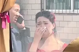 3月18日，河南焦作，婚宴结束后娘家人坐车离开，新娘瞬间绷不住哭起来 #河南dou知道 视频封面
