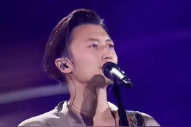 谢霆锋时隔20年再开演唱会，门票炒至17万元！“谢霆锋自己都抢不到”视频封面