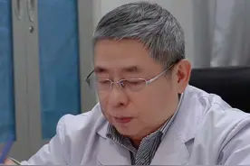 孩子扁桃体发炎，每个月一回怎么回事 孩子扁桃体发炎，每个月一回怎么回事#儿科医生史英杰 #扁桃体发炎 #提高抵抗力 #抖出健康知识宝藏 视频封面