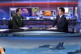 【白宫发言人称美军将继续加强在本地区的存在和部署 张军社大校：中国不会吃美国拱火这一套】日前，白宫发言人柯比称美军将继续加强在本地区的存在和部署。对此，海军研究院研究员张军社大校表示：这是美国长期以来的惯用做法，即“离岸平衡＂，企图拱火挑起双方争端，搞“代理人战争”，中国人和亚洲人不会吃美国这一套！视频封面
