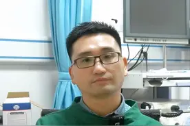 布洛芬可以和连花清瘟胶囊一起吃么？新冠期间不能乱吃来，来听听我怎么说#医学科普仅供参考 #医疗科普 #新冠 #健康 #布洛芬 #连花清瘟 #手把手让你更健康视频封面