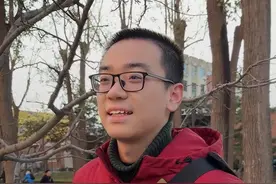 “感兴趣本身也是一种天赋，找到兴趣坚持下去结果总不会差！” #清华大学 #学霸秘籍 #人间清醒 #学长有话说 #优秀零距离视频封面