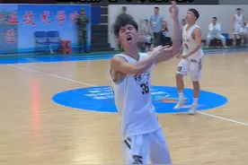 不怕练过1万种招式的对手，就怕把1个3分练1万遍的对手！！渌口五中“邓世翔”！！#篮球 #校园篮球 #投篮 #投篮训练 #三分球 @DOU+小助手视频封面