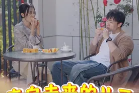 人在眼前就不见了 #来自未来的儿子 
#百亿剧好看计划 
#短剧推荐 
#新剧来袭 
#超级好看的短剧追完不后悔 视频封面